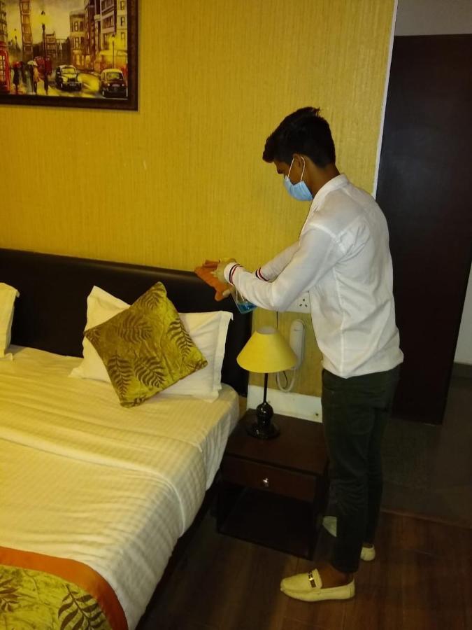 Airport Hotel Tashree Új-Delhi Kültér fotó