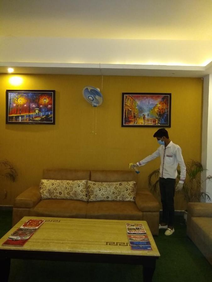 Airport Hotel Tashree Új-Delhi Kültér fotó