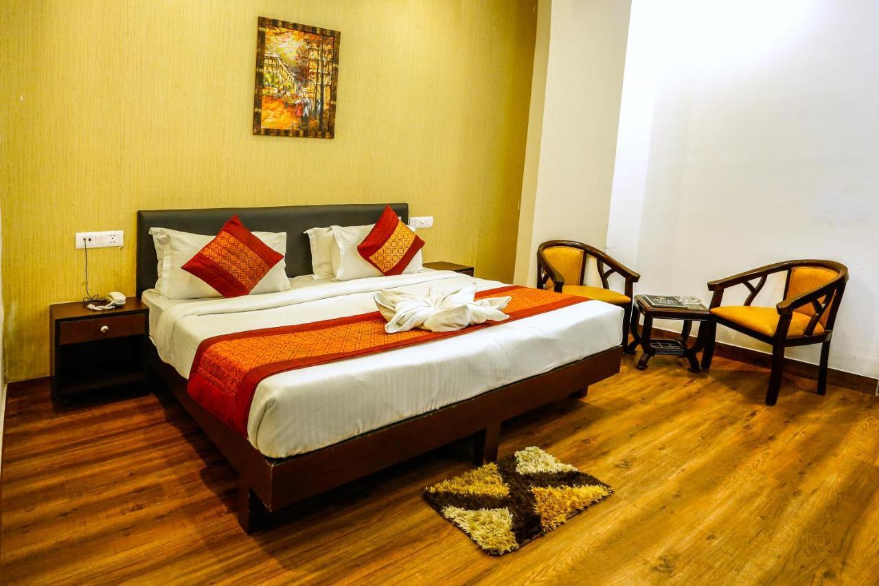 Airport Hotel Tashree Új-Delhi Kültér fotó
