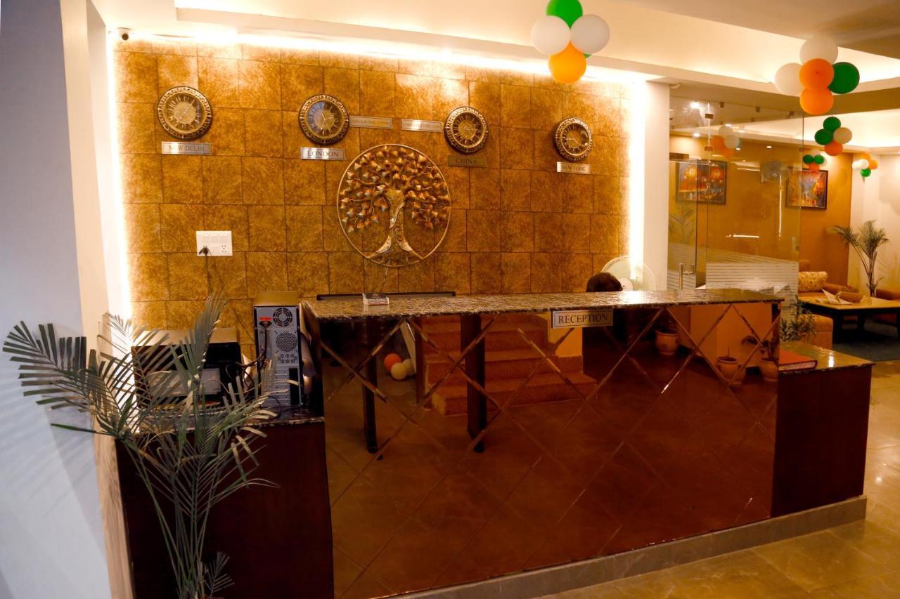 Airport Hotel Tashree Új-Delhi Kültér fotó