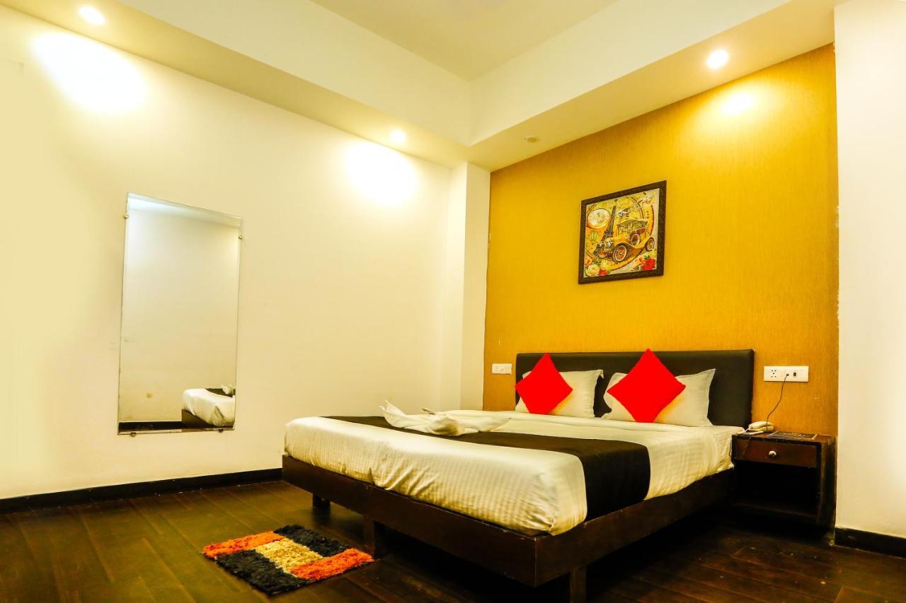 Airport Hotel Tashree Új-Delhi Kültér fotó