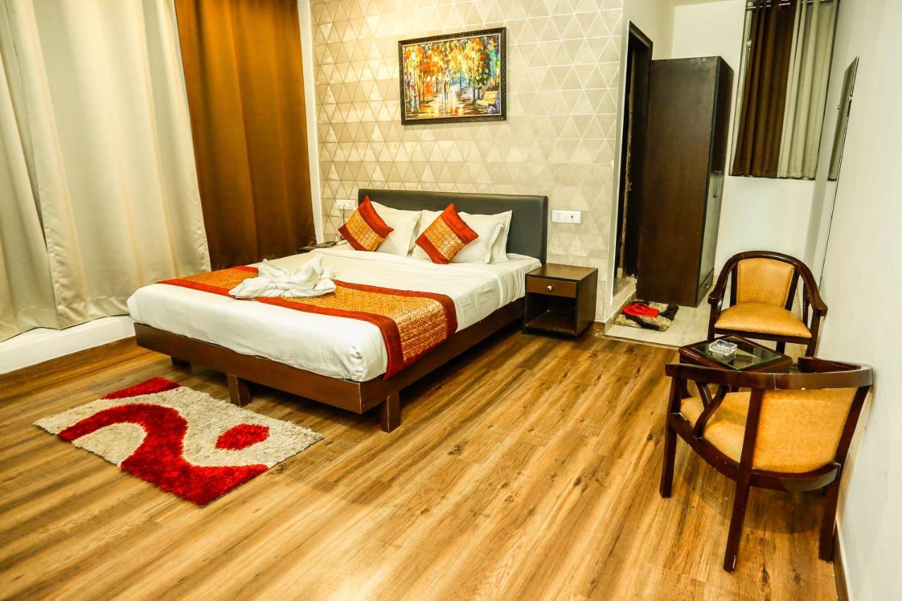 Airport Hotel Tashree Új-Delhi Kültér fotó
