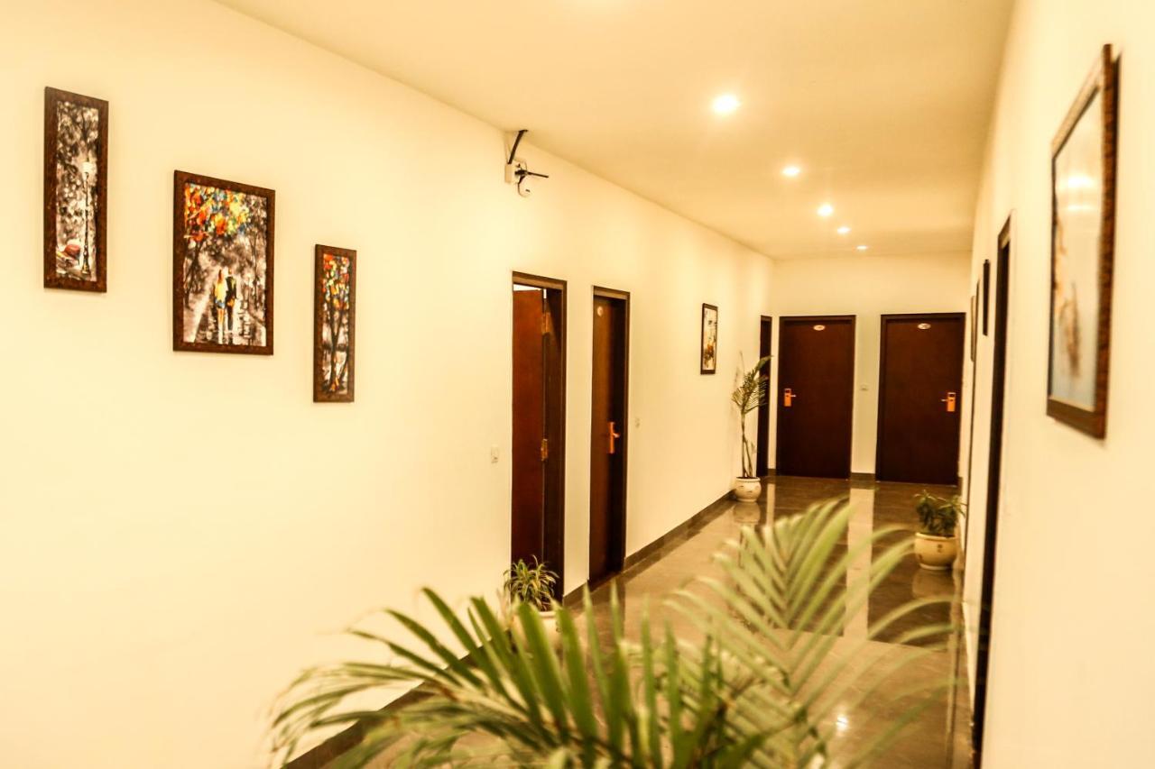Airport Hotel Tashree Új-Delhi Kültér fotó